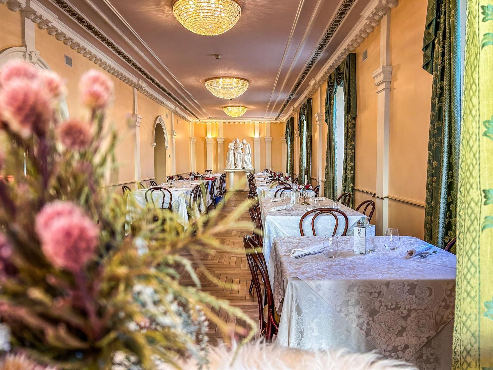 Hotel Moderno Restaurant Serina  Luaran gambar