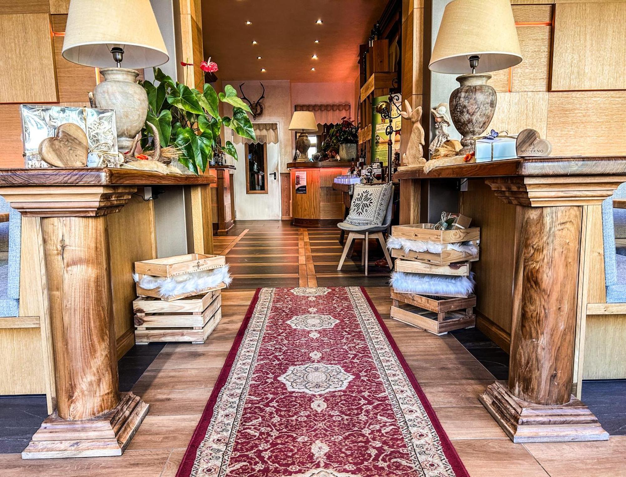 Hotel Moderno Restaurant Serina  Luaran gambar